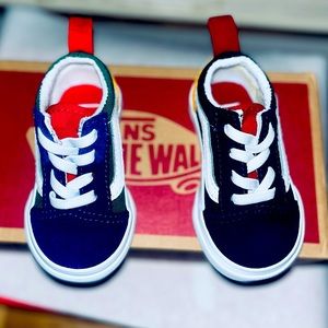 Worn once indoors - Vans (Yacht Club) Old Skool Elastic Lace TD Size 4C:$35